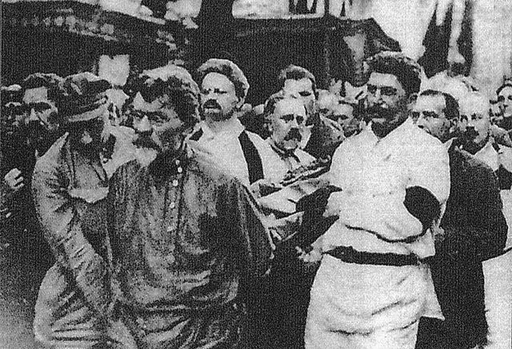 1926_felix_dzerzhinsky_s_funeral_one_of_the_only_known_surviving_photographs_of_stalin_and_trotsky_together.jpg