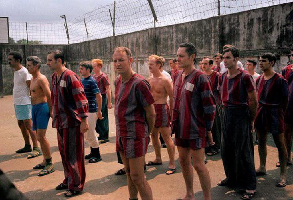 1973_american_prisoners_of_war_in_the_courtyard_of_the_prison_hanoi_vietnam.jpg