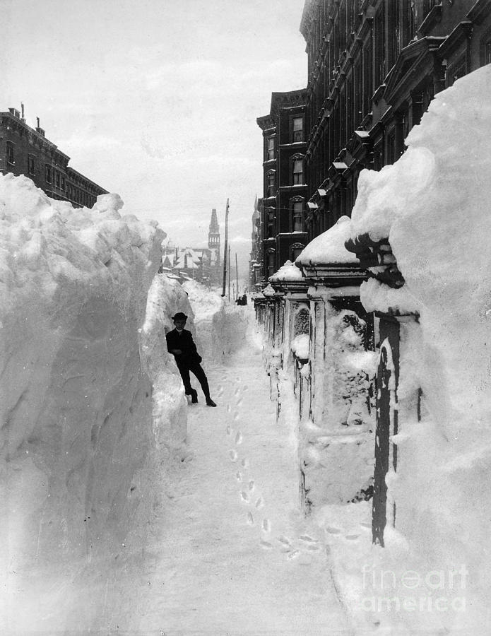 1888. Hóvihar után. Madison Avenue, New York. A kép szemmel láthatólag manipulált..jpg