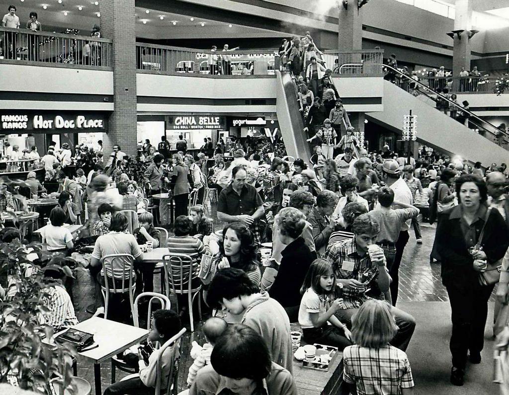 1978_the_day_after_thanksgiving_at_the_food_court_in_valley_view_mall_in_dallas_tx.jpg