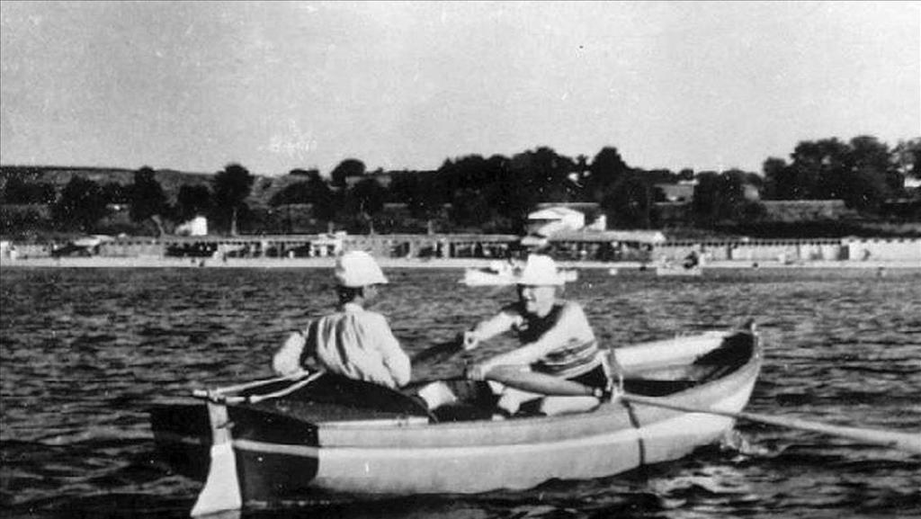 1936_founding_father_of_turkey_kemal_ataturk_rowing_on_the_bosphorus_istanbul.jpg