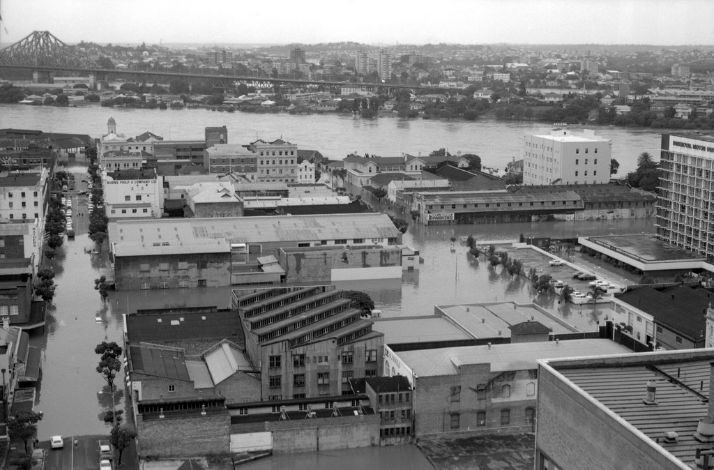 1974_brisbane_during_the_1974_flood.jpg