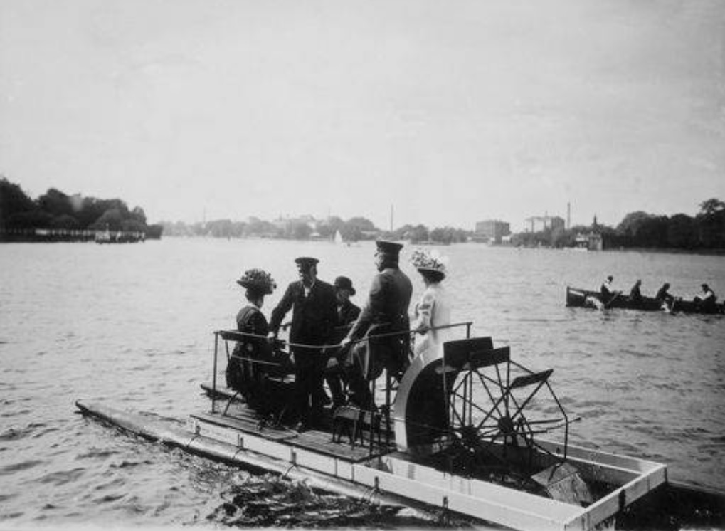 1910-es_evek_berlin_tretboot_auf_der_spree.jpg