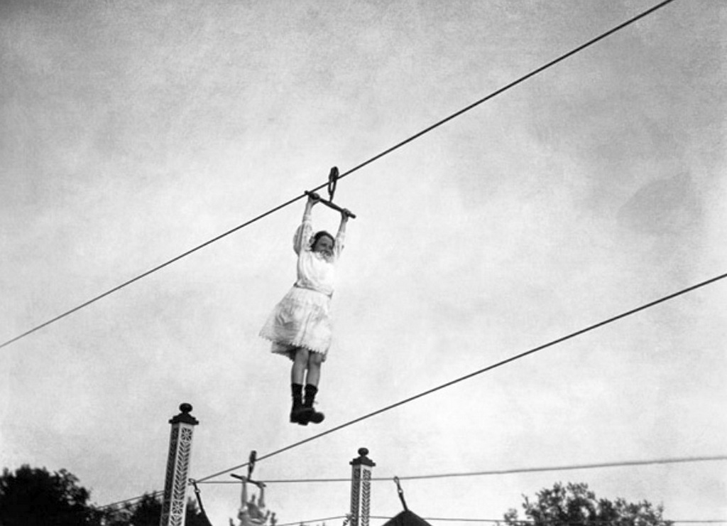 1915_berlin_lunapark_haenge-seilbahn_f_kinder.jpg