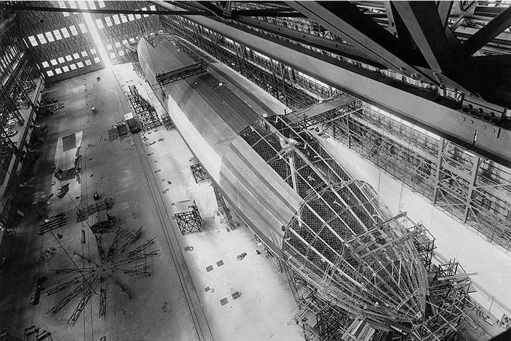 1923_airship_uss_shenandoah_under_construction_at_lakehurst_new_jersey.jpg