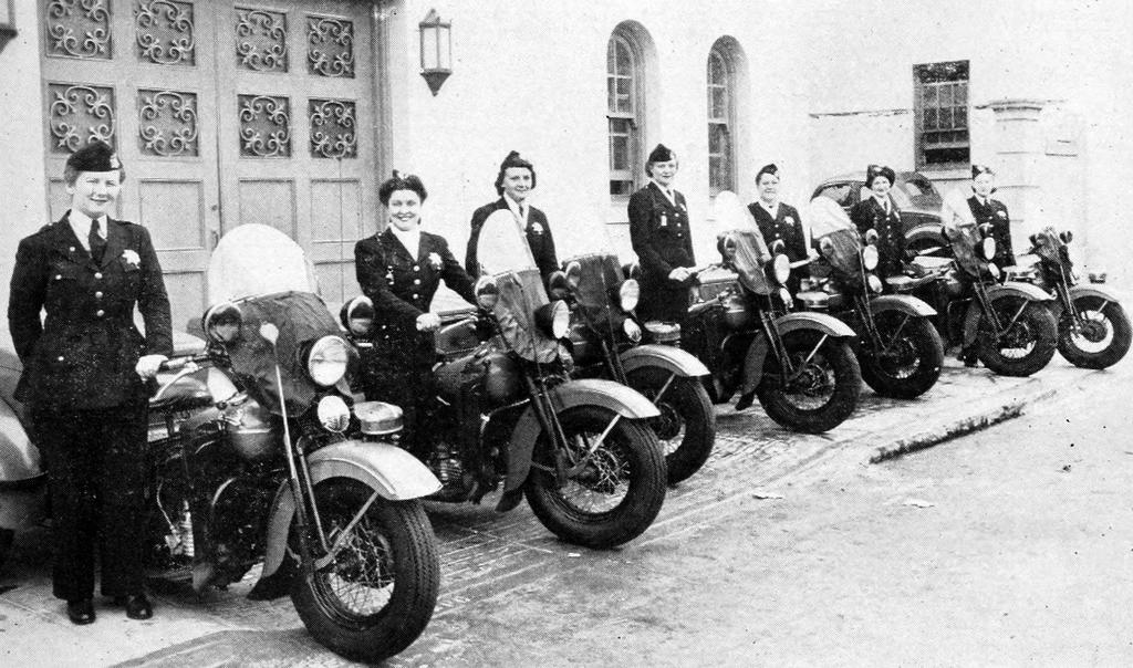 1945_san_francisco_police_department_women_traffic_officers_in_1945_feminine_motorcycle_corps.jpg