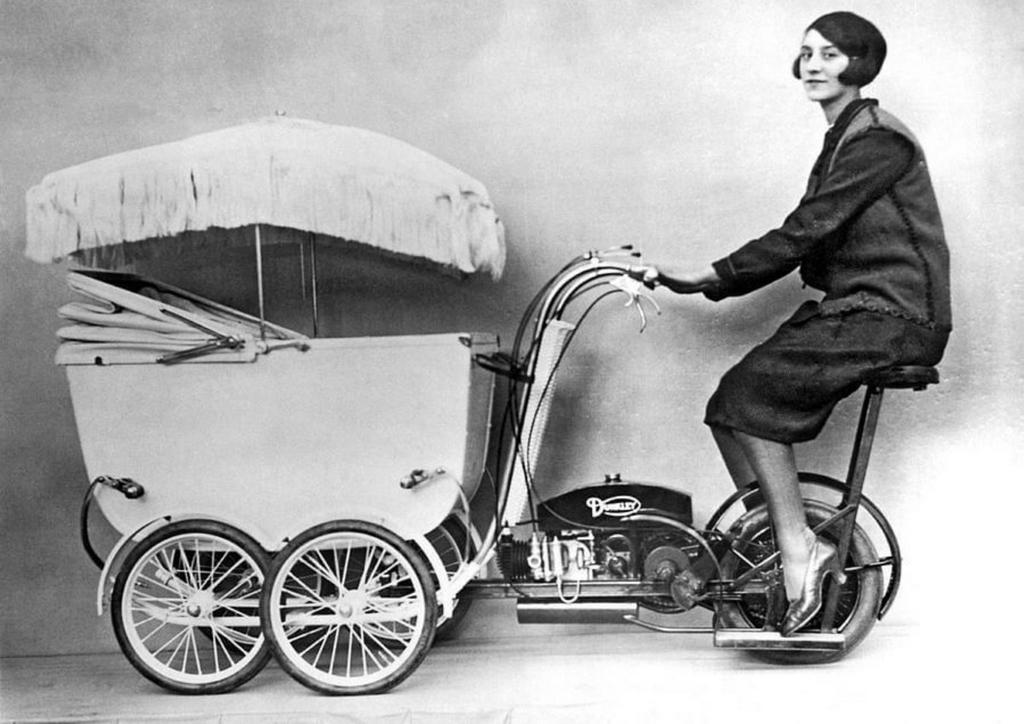 1930_the_new_pramobile_made_by_dunckley_london_england.jpg