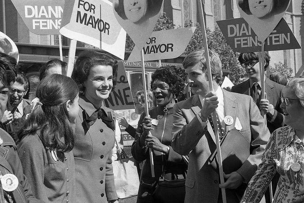 1971_dianne_feinstein_campaigning_during_the_1971_san_francisco_mayoral_election.jpg