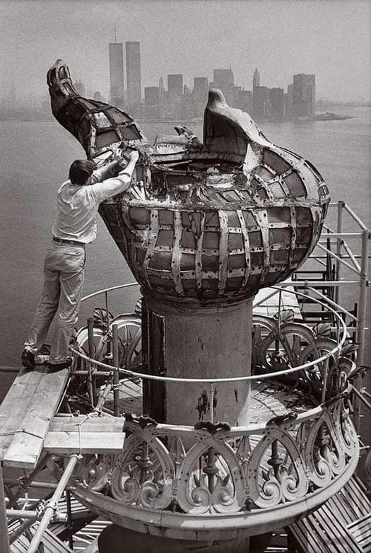 1985_removal_of_original_torch.jpg