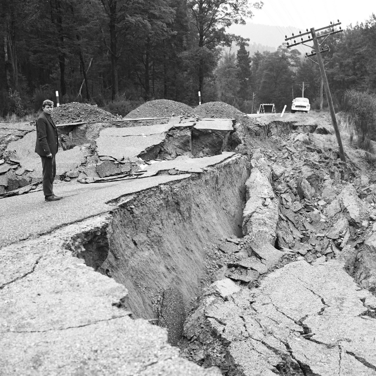 1968. Inangahua földrengés által okozott kár Új-Zélandban. A 7,1-es rengésben hárman haltak meg..jpg