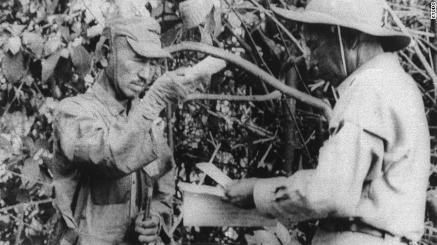1974. Hiroo Onada a legtovább harcoló japán katona megadja magát. A Fülöp-szigetek dzsungelében a háború után csaknem harminc évvel....jpeg