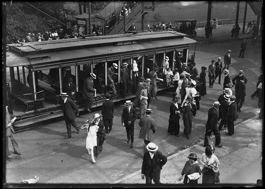 1914_disembarking_a_streetcar_at_broadway_and_242nd_street_in_the_bronx_new_york_city.jpg