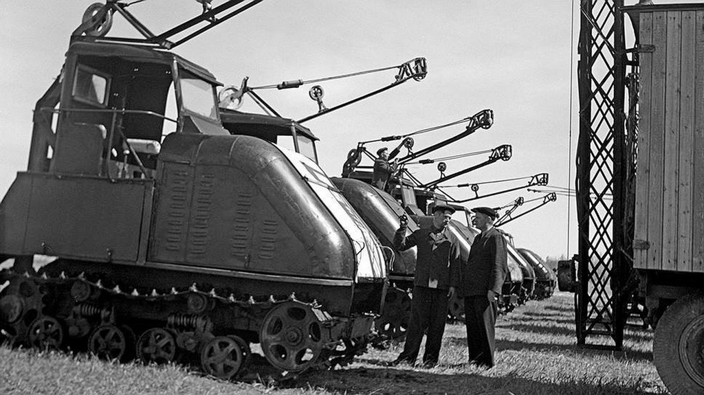 1952_htz-12_szovjet_elektromos_traktor.jpeg