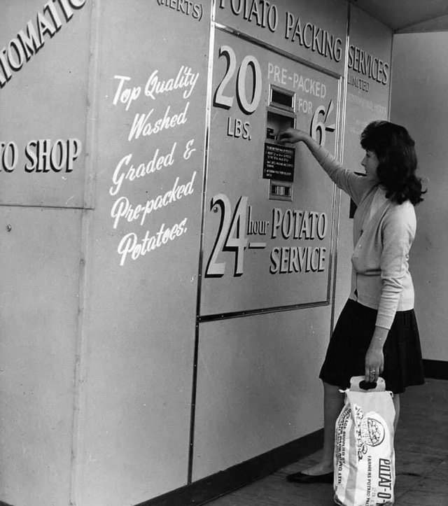1962_potato_vending_machine_in_britain_chelsea.jpg