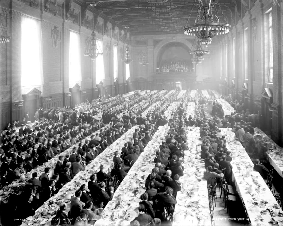 1905_banquet_in_alumni_hall_i_e_university_of_yale_cr.jpg