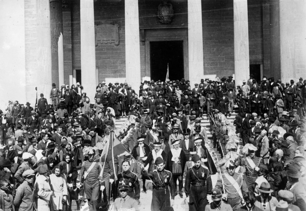 1923_a_fascist_procession_in_the_republic_of_san_marino.jpg