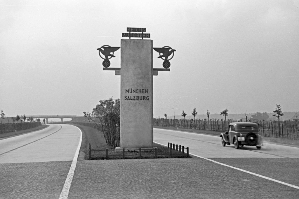 1930-as_evek_highway_munich_salzburg_germany.jpg