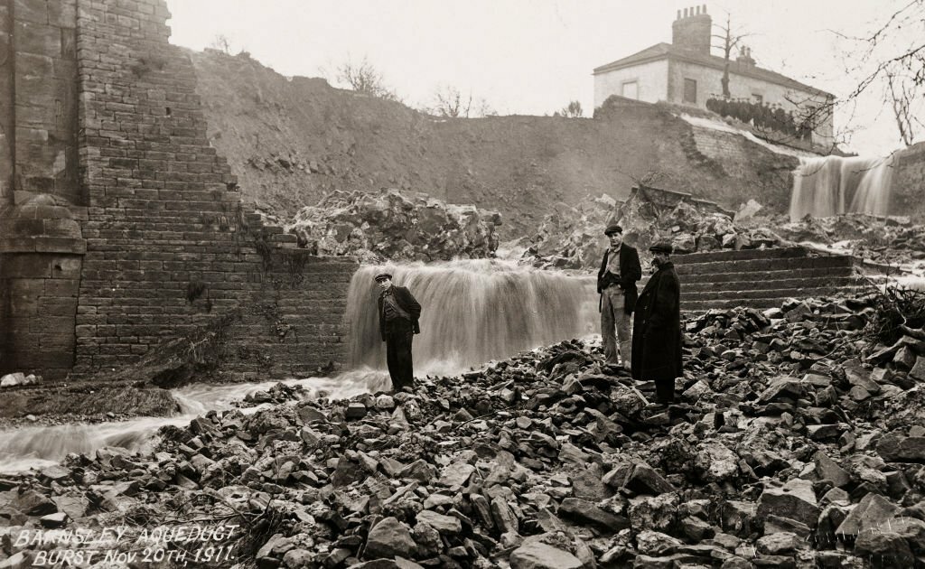 1911_aftermath_of_the_barnsley_canal_bursting_its_banks_in_south_yorkshire.jpg