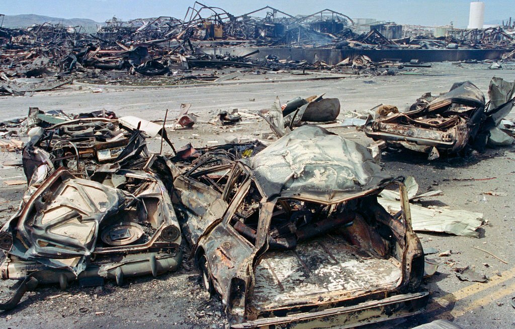 1988_views_of_the_aftermath_from_a_massive_explosion_at_a_u_s_space_shuttle_fuel_plant_henderson_nevada_usa.jpg