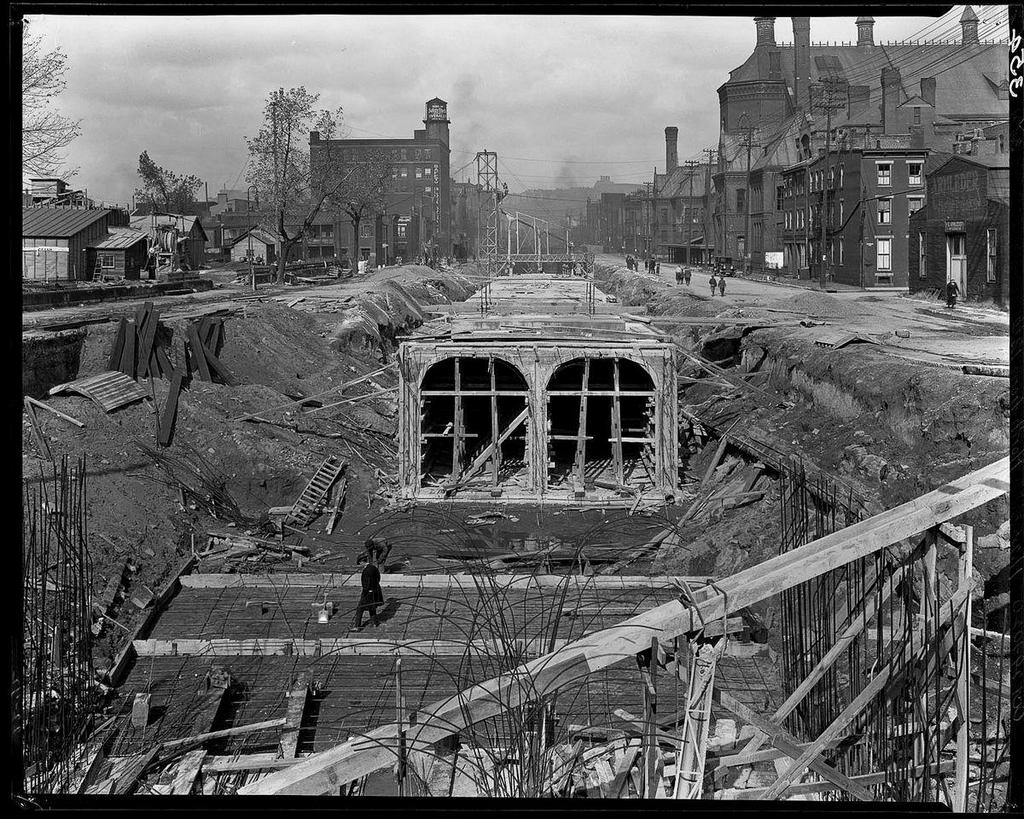1920-as_evek_the_city_of_cincinnati_started_to_build_a_rapid_transit_system_in_the_1920s_but_only_completed_seven_miles_of_subway_lines_before_the_project_was_abandoned.jpeg