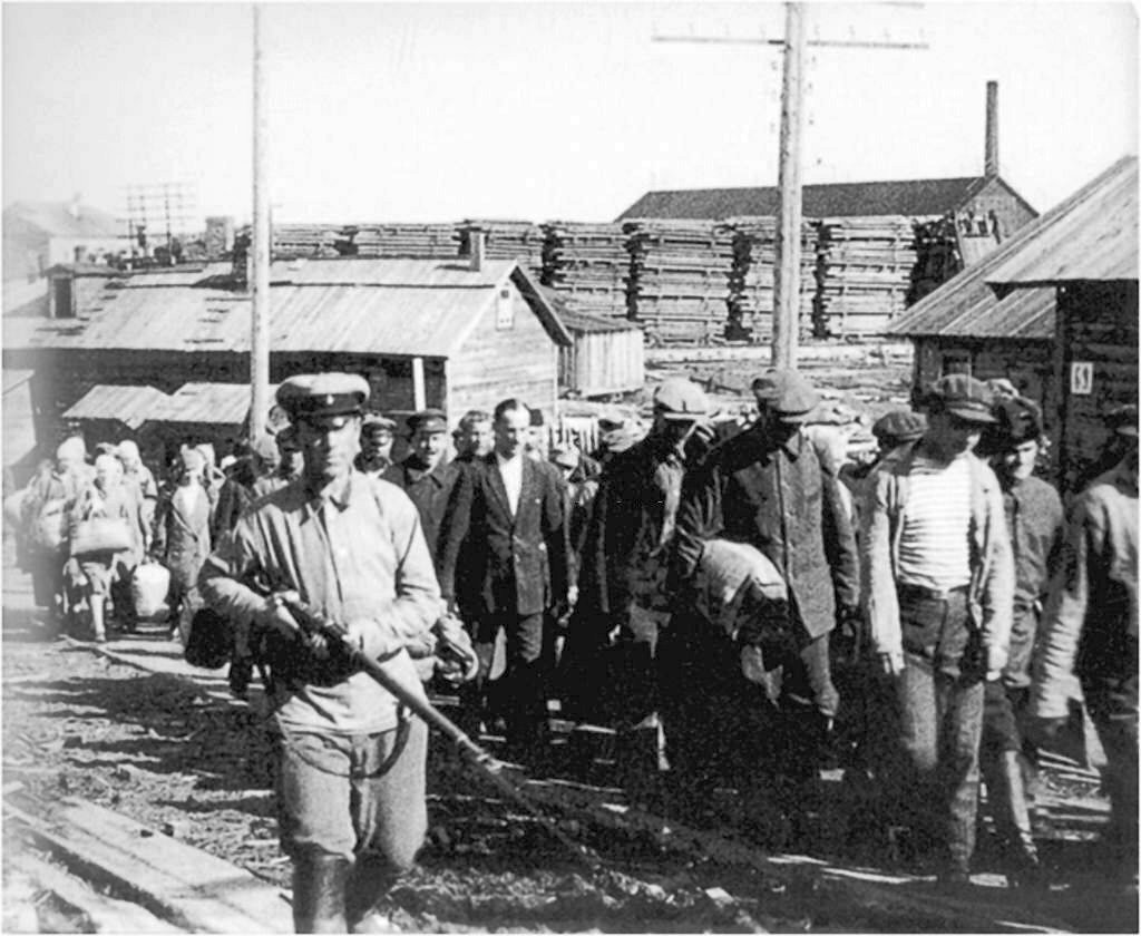 1927_the_solovki_prison_camp_slon.jpg