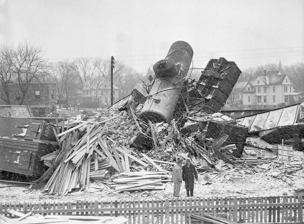 1950_palatine_il_this_two-story_pile_of_freight_cars_end_on_end_resulted_when_a_95-car_chicago_northwestern_freight_train_was_derailed_near_palatine_no_one_injured.jpg