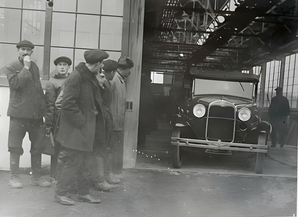 1930_first_ford_car_to_be_assembled_at_plant_at_moscow_russia_cr.jpg