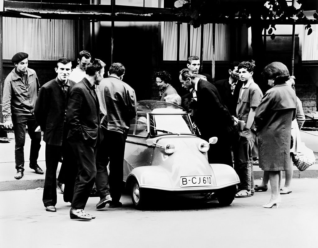 1960_russians_surround_a_messerschmitt_the_car_of_a_tourist_in_leningrad.jpg