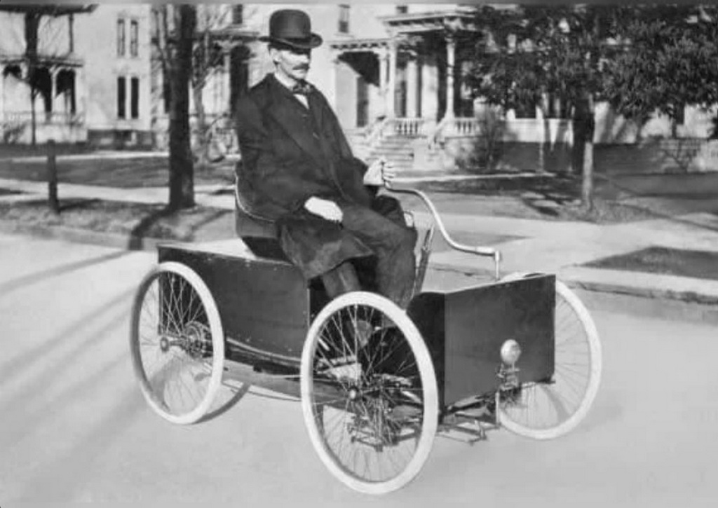 1896_fords_first_car.jpg