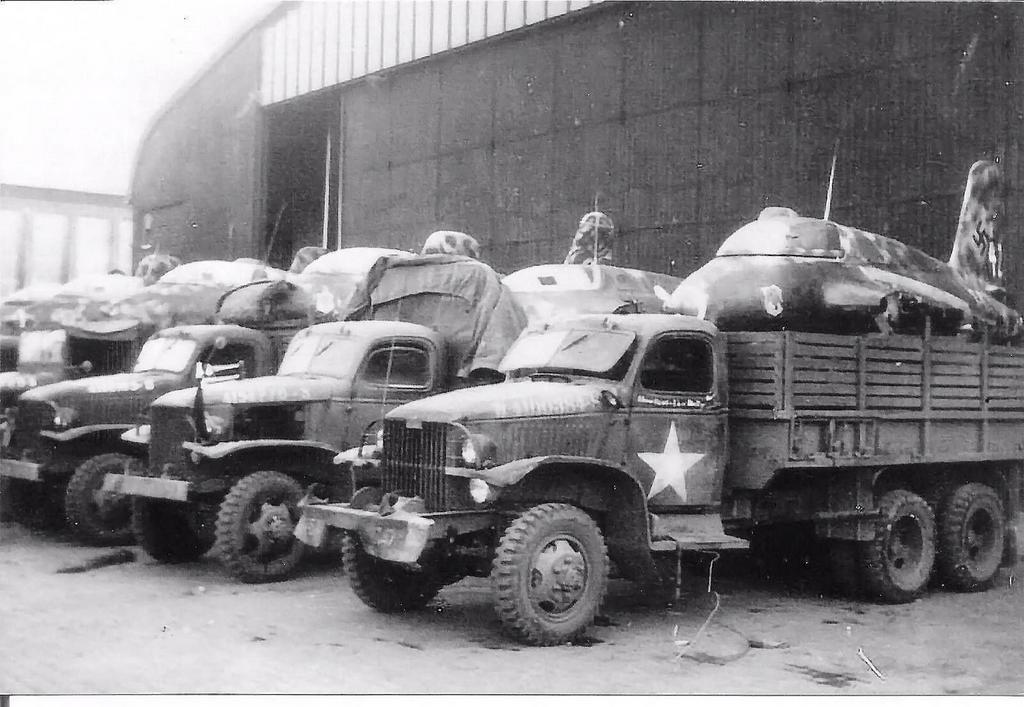 1945_captured_german_me_163_komet_rocket-powered_interceptors_loaded_into_the_back_of_cckw_trucks_ready_for_transportation.jpeg