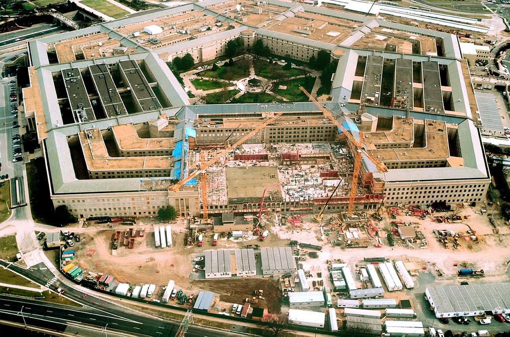 2002_reconstruction_work_on_the_pentagon_after_the_9_11_attacks.jpg