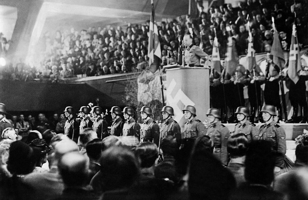 1942_the_commander_of_the_freikorps_denmark_von_schalburg_speaks_to_the_danes_at_a_rally_of_the_nazi_party_in_the_sports_palace_in_copenhagen.jpg