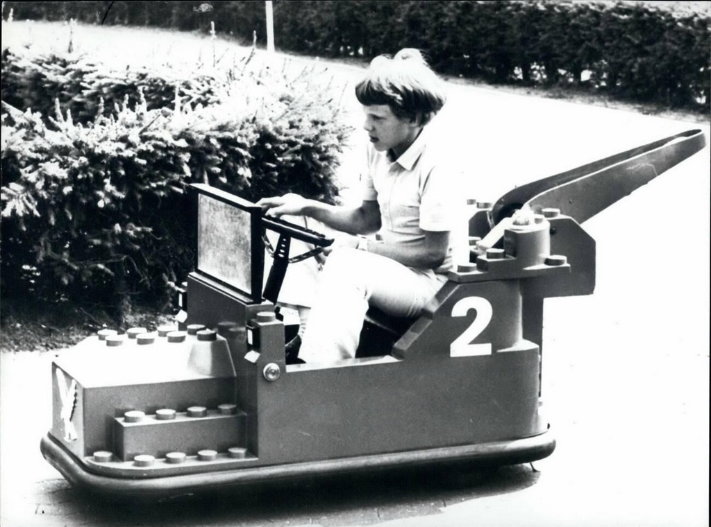 1982_crown_prince_frederik_as_he_drives_a_mini-car_during_a_visit_to_the_famous_lego-land.jpg