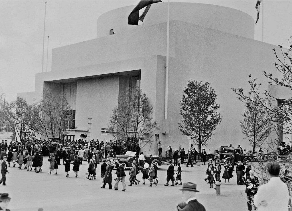 1939_view_on_the_determined_hungarian_pavilion_for_the_new_york_world_exhibition_taken_on_the_day_of_its_ceremonial_opening.jpg