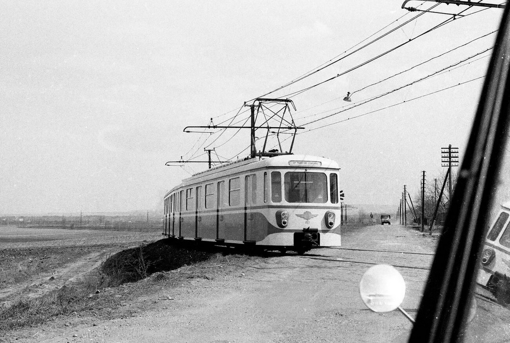 1958_hev_metro_tram_travelling_to_szentendre_from_budapest.jpg
