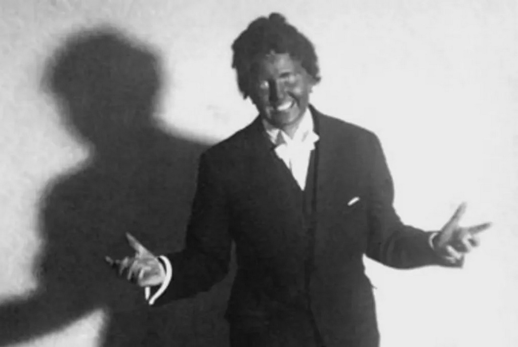 1937_eva_braun_longtime_companion_and_briefly_the_wife_of_adolf_hitler_doing_blackface_while_dressed_as_al_jolson.jpg