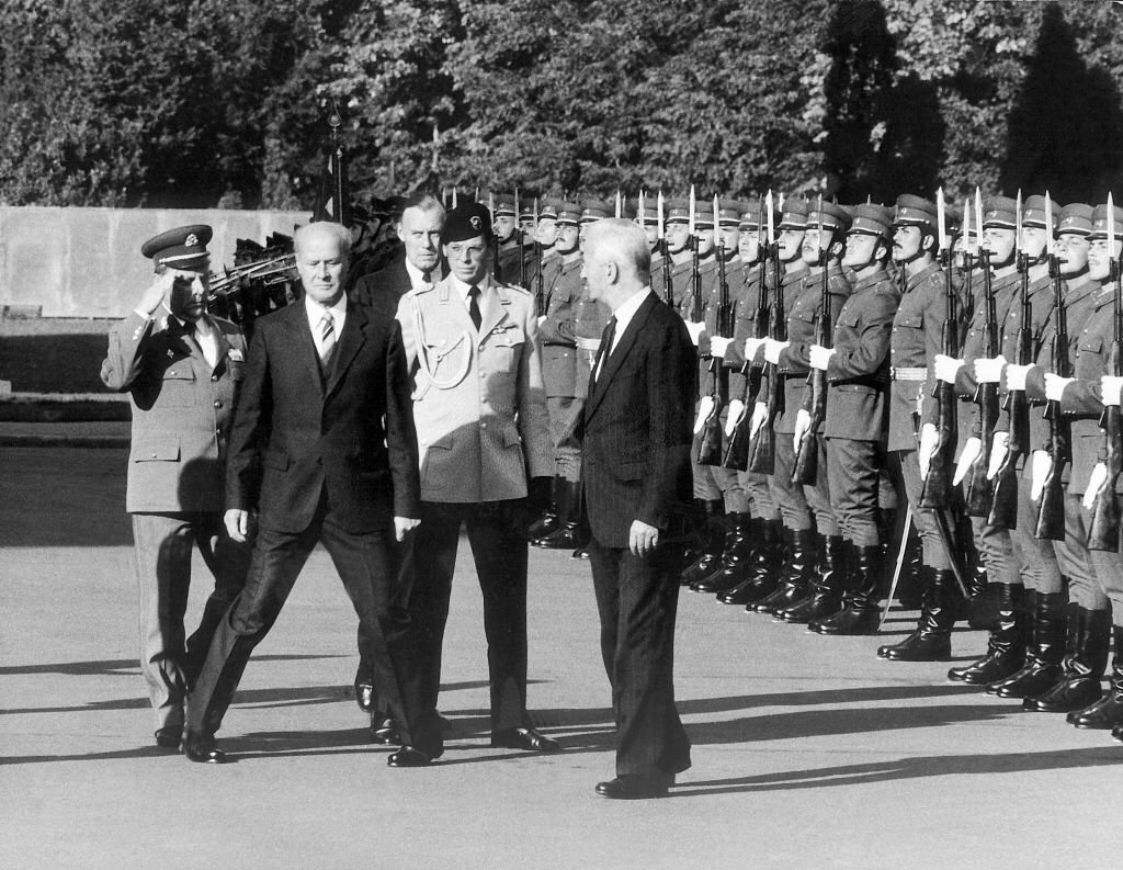 1986_hungarian_president_pal_losonczi_with_his_german_counterpart_richard_von_weizs_cker_in_front_of_an_honor_guard_outside_the_parliament_in_budapest.jpg