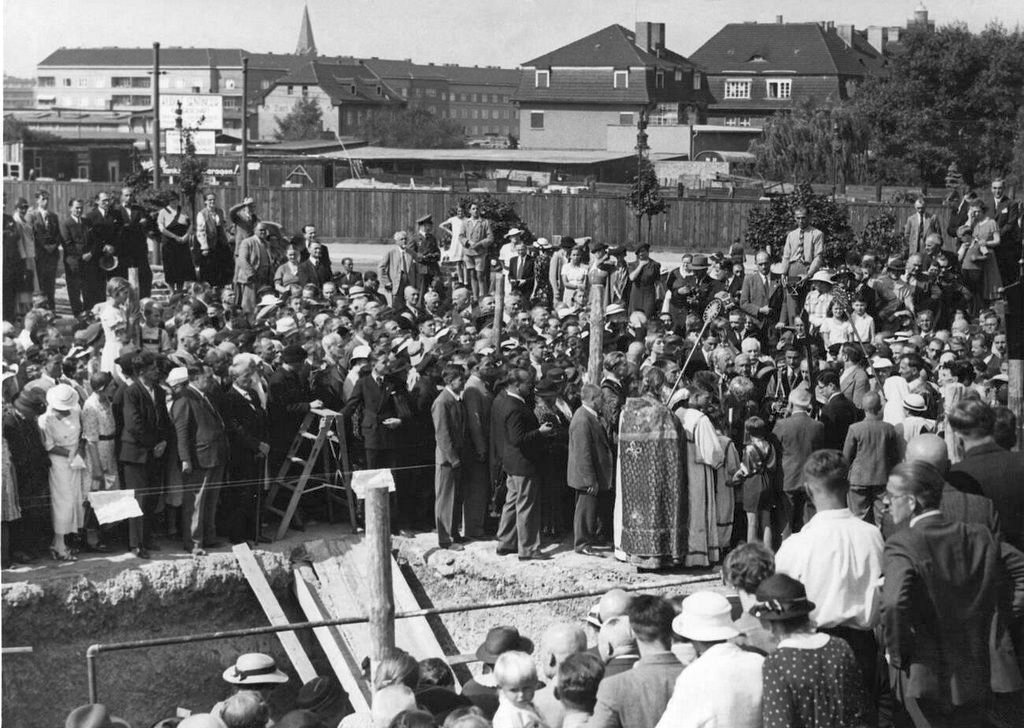 1936_laying_of_the_foundation_stone_of_the_russian_orthodox_church_at_honenzollernplatz_in_berlin.jpg