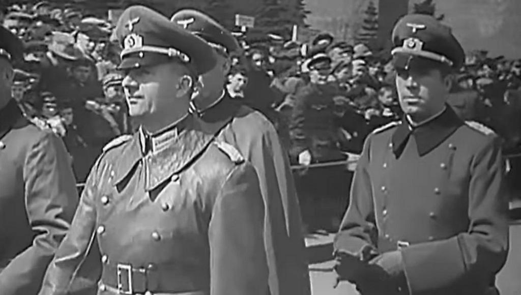 1941_the_german_delegation_at_the_parade_on_may_1_moszkva.jpeg