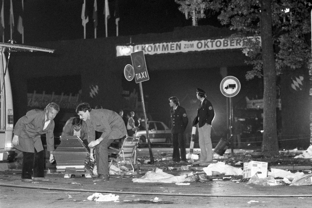 1980_robbantasos_terrortamadas_a_muncheni_oktoberfesten_13_halott_es_200_sebesult.jpg