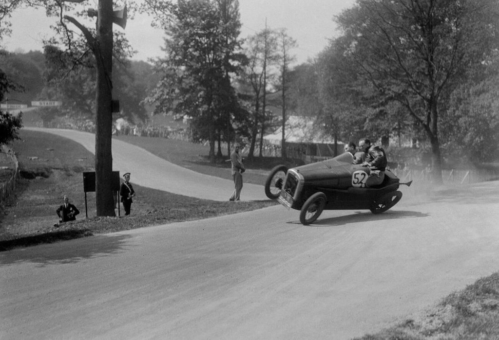 1933_austin_7_of_b_sparrow_about_to_crash_donington_park_race_meeting_leicestershire.jpg