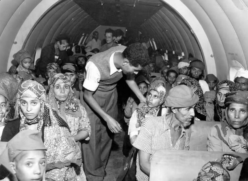 1949_jews_being_airlifted_to_israel_after_being_expelled_from_their_home_in_yemen.jpeg