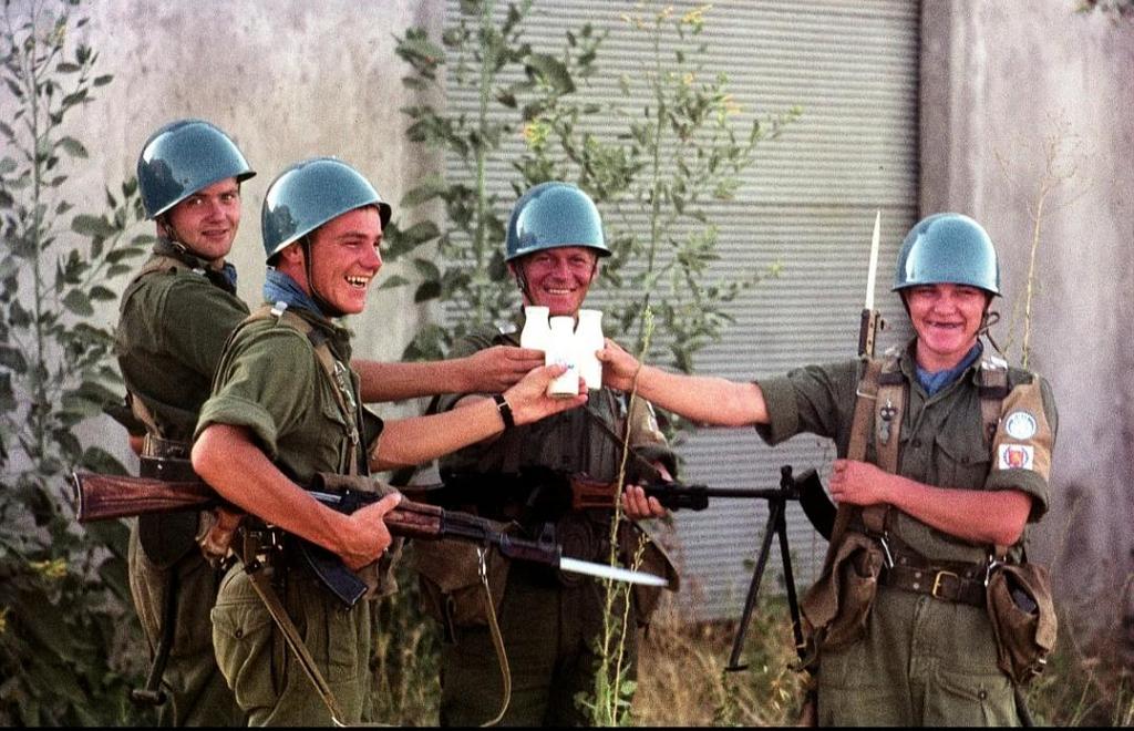 1965_finnish_peacekeepers_drinking_milk_in_cyprus.jpeg