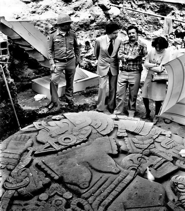 1978_the_aztec_moon_coyolxauhqui_stone_was_found_by_accident_in_mexico_city.jpg