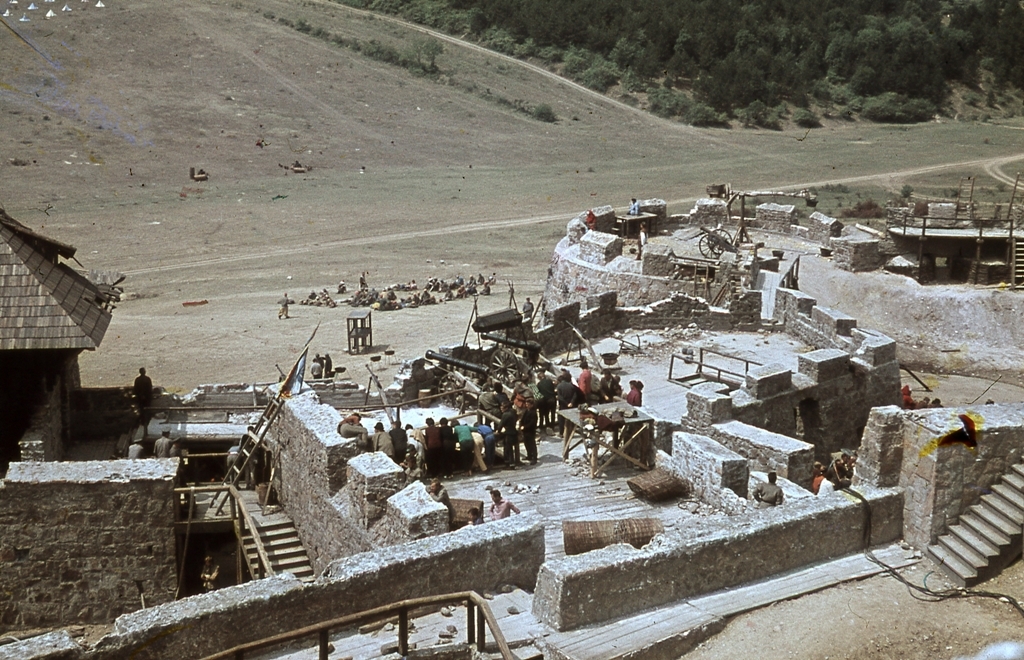 1968_pilisborosjeno_az_egri_var_kicsinyitett_masa_az_egri_csillagok_cimu_film_forgatasakor.jpg