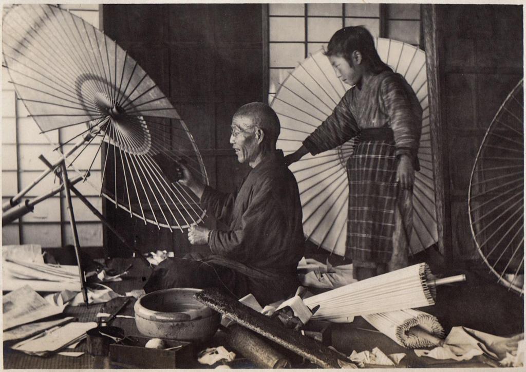 1914_umbrella_maker_japan.jpeg