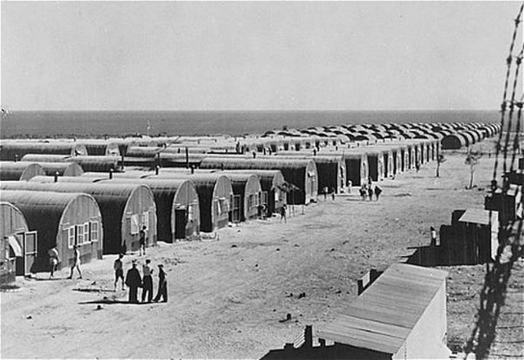 1947_dekalia_ciprus_ideiglenes_lakasok_az_izraelbol_kitoloncolt_illegalis_zsido_bevandorlok_reszere.jpg