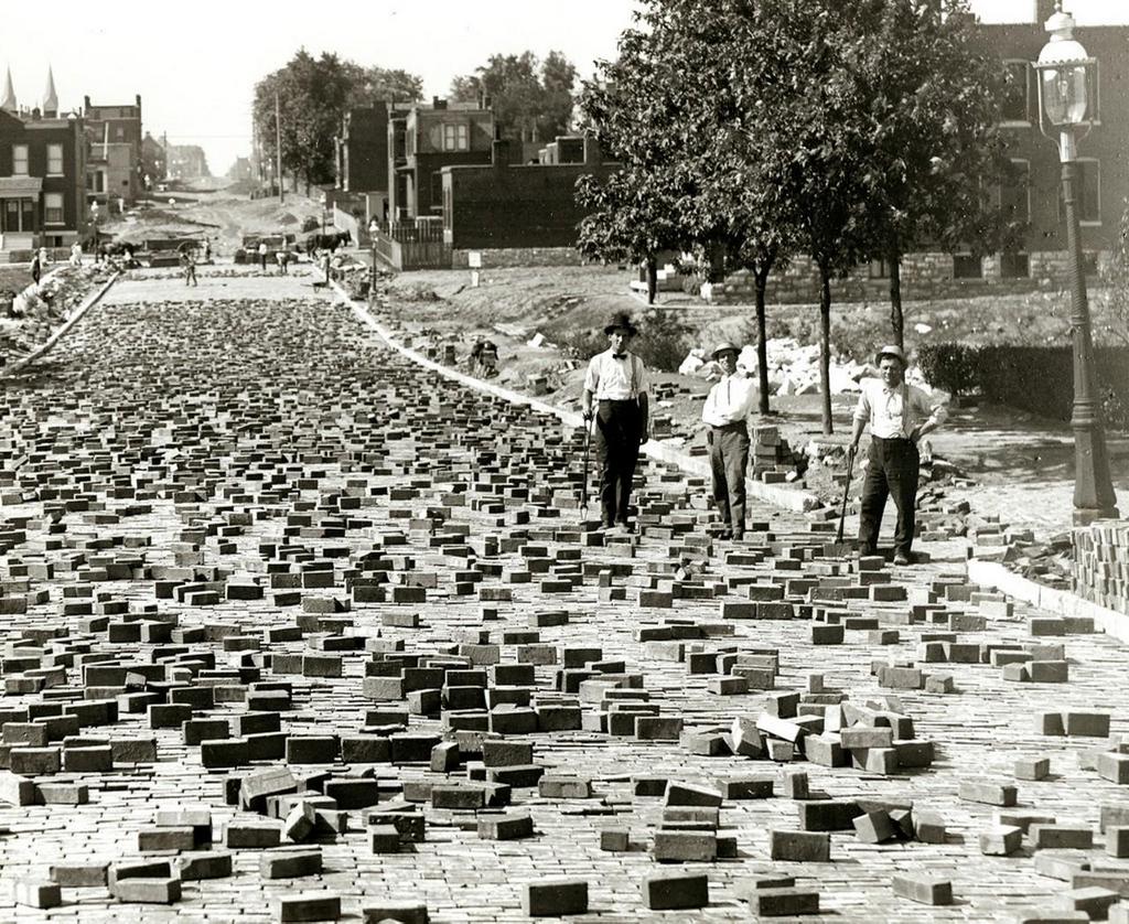 1906_street_pavers_st_louis_missouri.jpeg