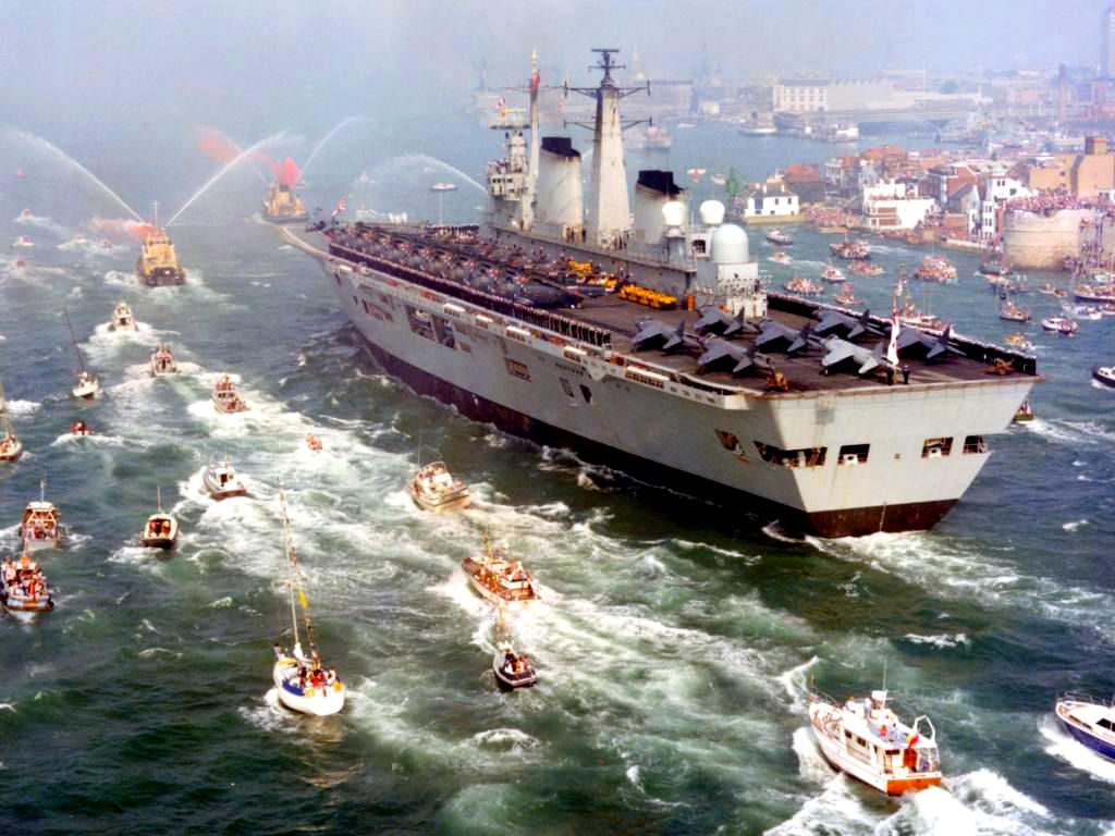 1982_ceremonial_return_of_hms_invincible_after_the_falklands_war.jpeg