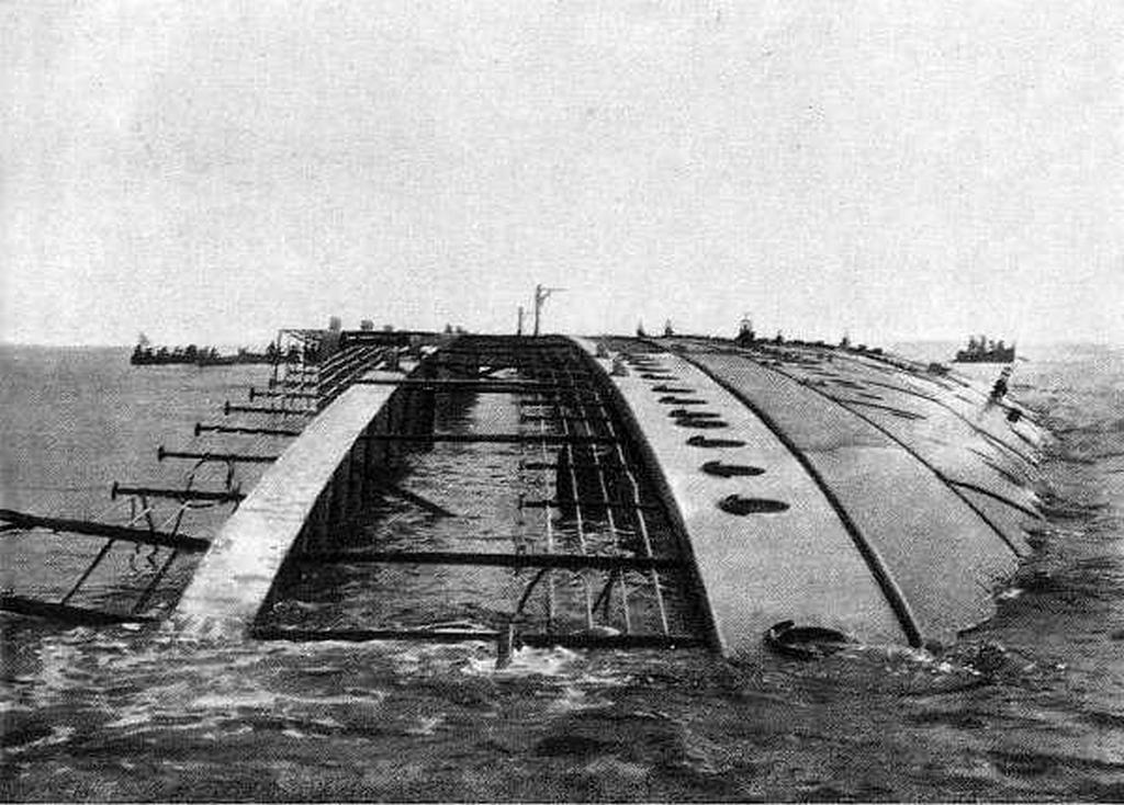 1907_ss_principessa_jolanda_a_few_hours_after_her_launch_at_sestri_levante_italy_the_ship_was_launched_completely_finished_and_furnished_but_with_no_coal_or_ballast.jpeg